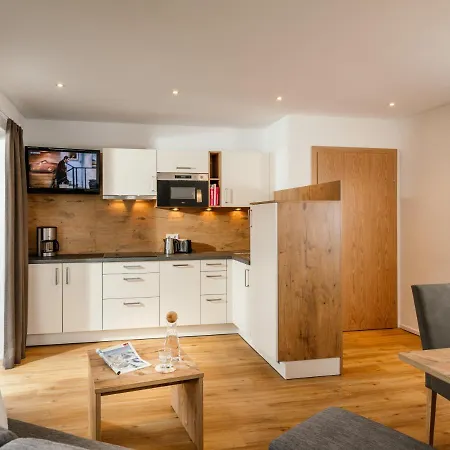 Haus Schoenblick 蒂罗尔-泽费尔德