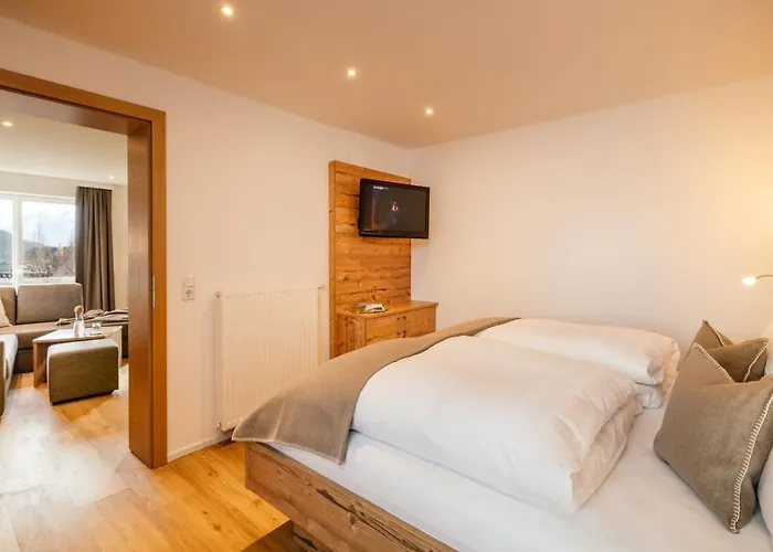 Haus Schoenblick Апартаменты *